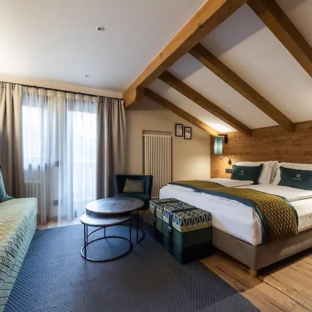 Hotel Antares 4*