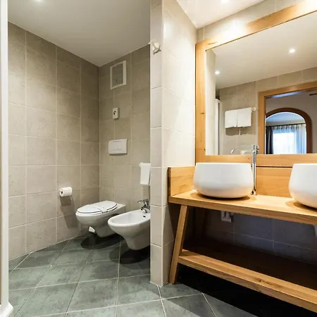 Отель Antares 4*